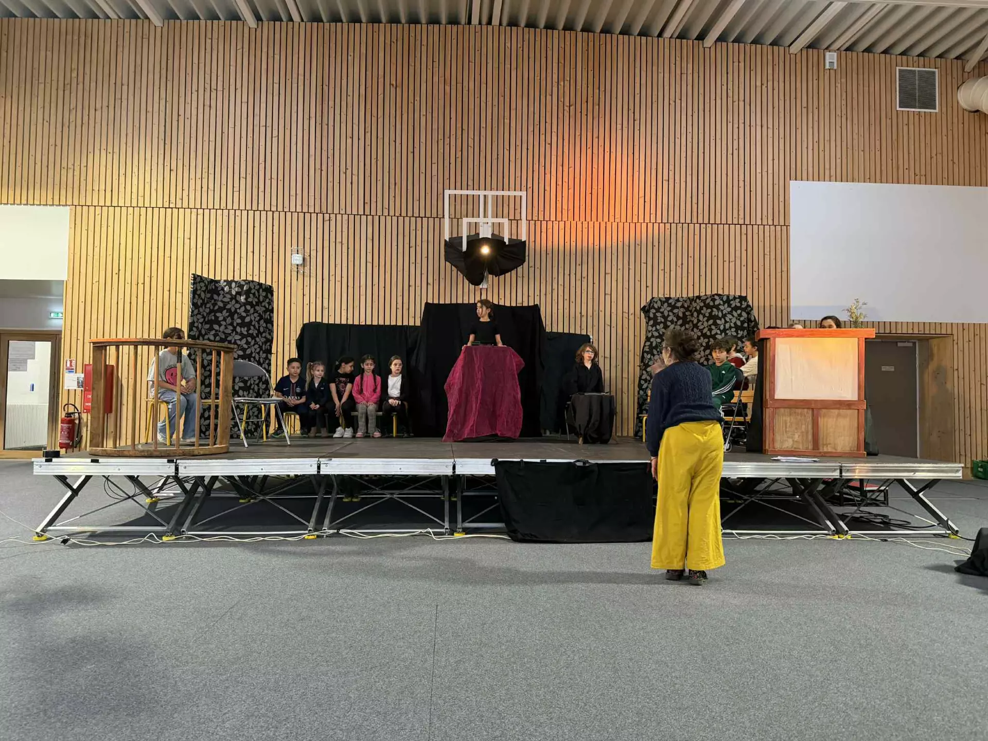 Centre de Vals Prés le Puy - Périscolaire - Galerie Découverte du théâtre