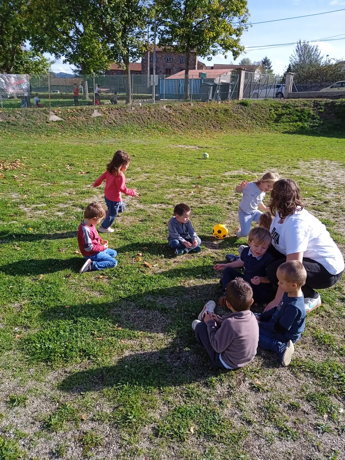 Centre de Paulhaguet - Vacances - Galerie Laissez parler les petits papiers