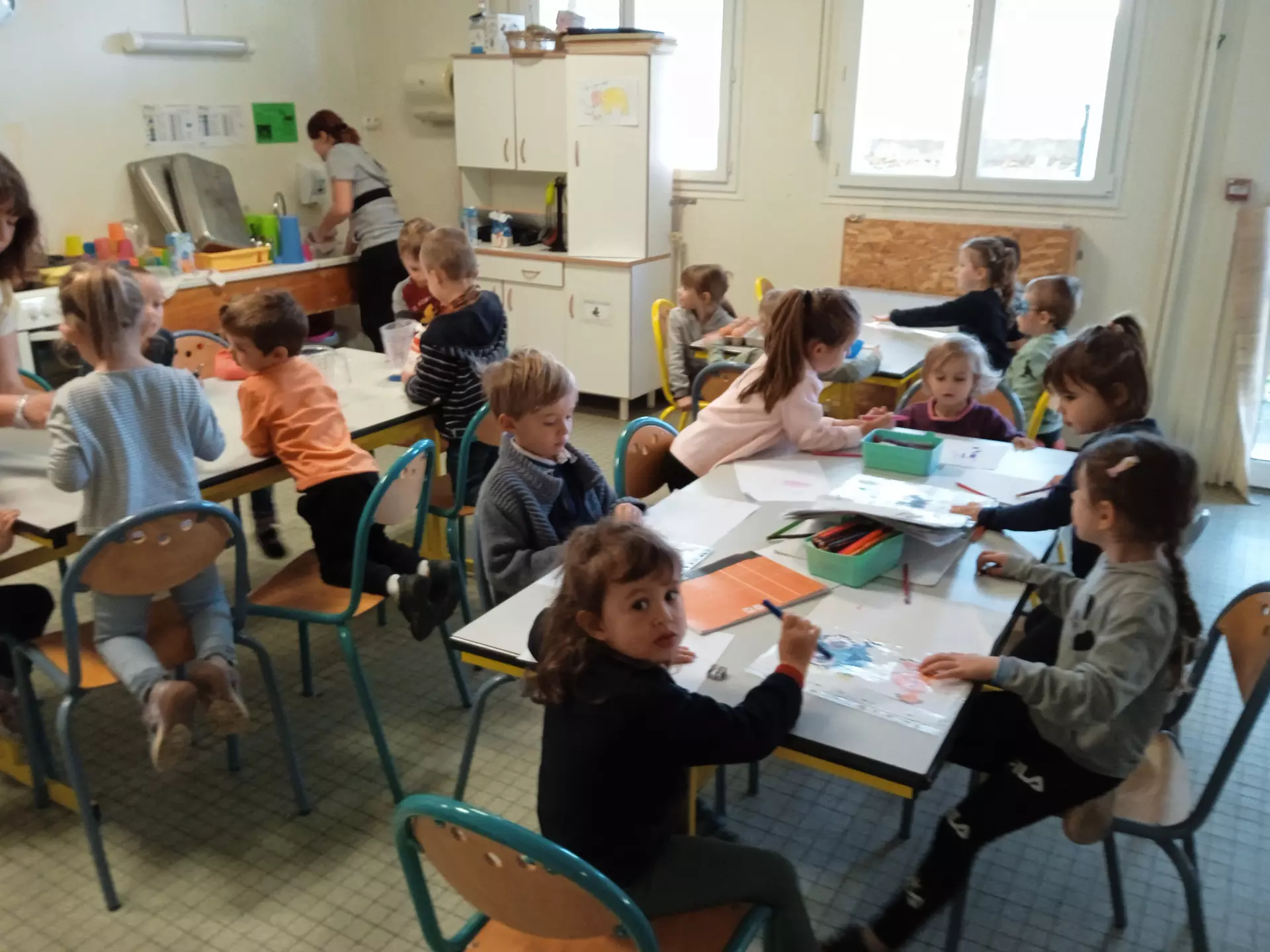 Centre de Paulhaguet - Vacances - Galerie Laissez parler les petits papiers